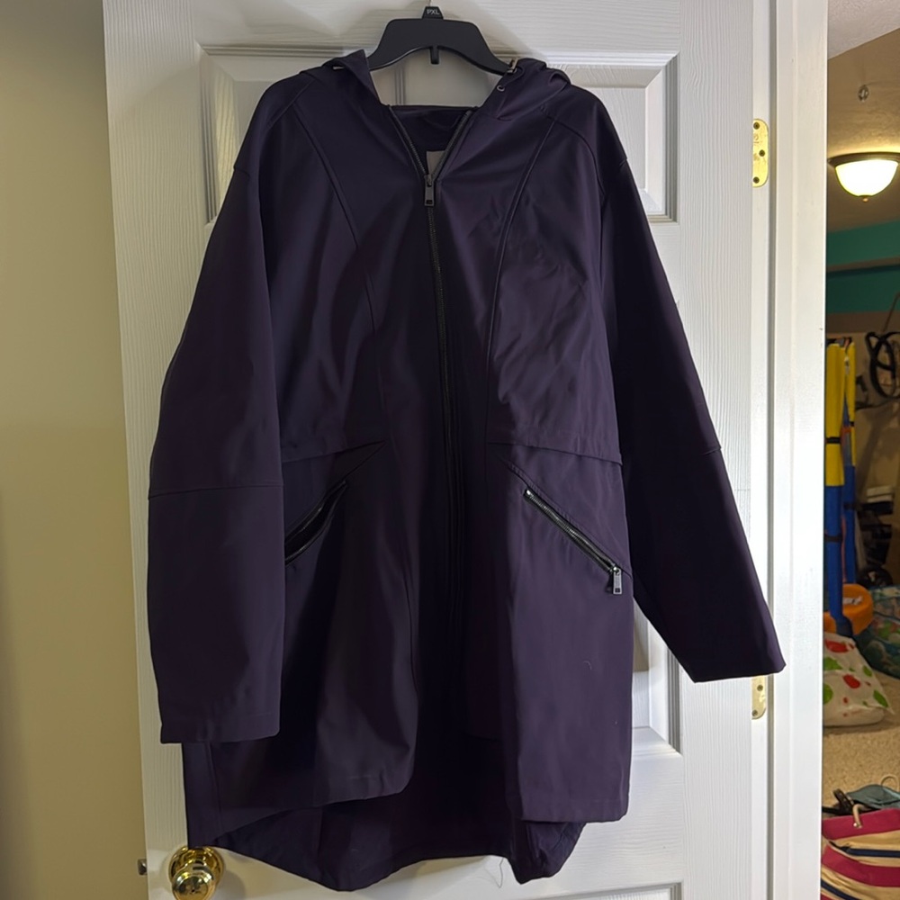 Gently used women’s water resistant soft shell